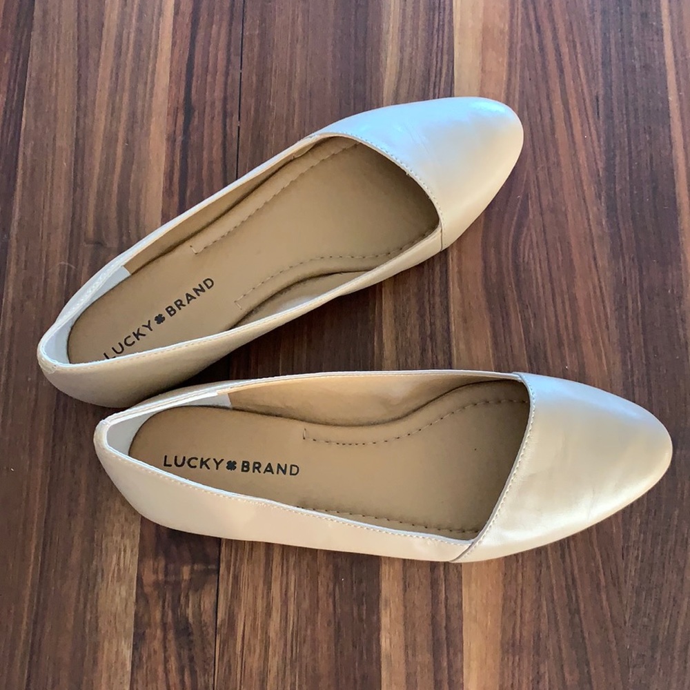 Lucky Brand nude leather flats